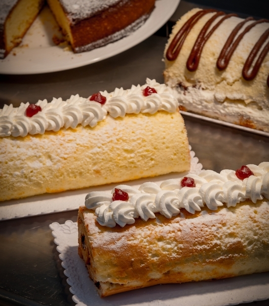 Rotoli di pan di spagna