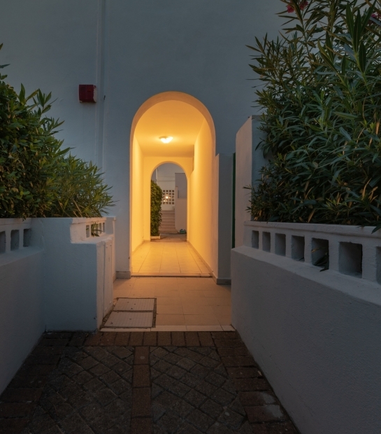 Ingresso ad arco alle camere