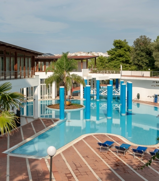 Vista sulla piscina del Village All Inclusive